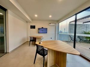 Studio con amplio balcon en Equipetrol