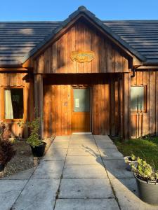 Lakeside Lodge, Views, Hot Tub & Fully Accessible