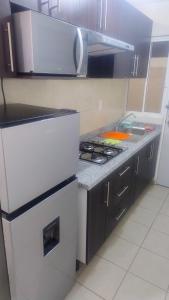 2-Bedroom Apartment, Tv, HBO, WiFi, Pool