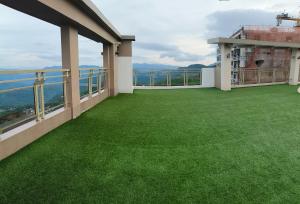 Eyas Staycation 2bedrooms condo near tourist spots with parking