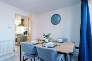 Pearl Reside - Sleeps 5, Free Parking & 5 Mins Manchester Centre