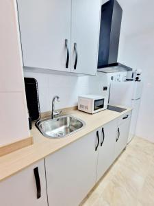 Estudio a 4 min andando de la playa - Benalmadena