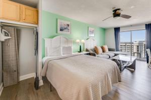 New Sea Mist Top Floor with Pools & Stunning Views