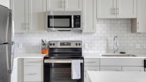 Landing Incredible 1BD in Montopolis