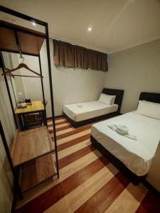 Swing & Pillows - Dataran Nilai