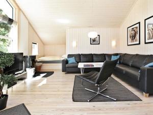 Holiday home with sunny terrace