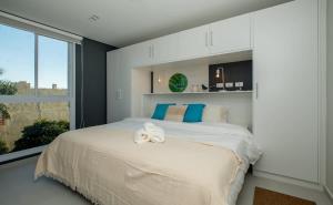 First Living 206 Natalia Sosa Ibarra New 1BR with Desk & Premium King-Size Bed