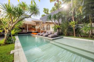 Villa Micasa - Tropical Oasis 4BR Villa with Private Pool, Perfect for Big Groups, 12 Minutes to the Beach