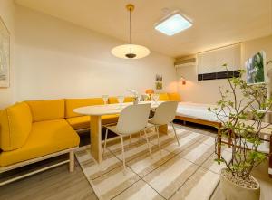 Cheongnyangni Station, Stay near Hongdae, Itaewon, Seoul Tower30분