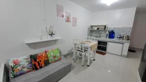 White Studio Kriegz Pad 2