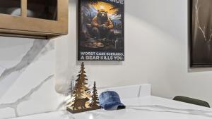 The Lodge Girls Night Out by AvantStay Sleeps 24 2 Homes Hot Tub Rooftop Lounge Karaoke Near Downtown