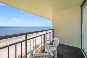 Direct Oceanfront at Coral Beach with Heated Pools