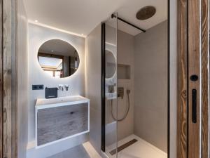 Spacieux duplex 158 m², 5 chambres, proximité centre, parking - FR-1-567-144