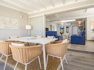 Villa Mediterránea con Piscina Privada y Aire Acondicionado en Playa Blanca - ES-175-51