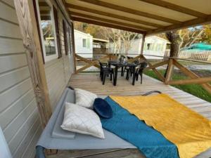 Mobil-home spacieux avec terrasse - 4 pers. - API-1-52-2147