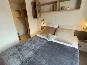 Mobil-home spacieux avec terrasse - 4 pers. - API-1-52-2147