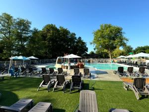 Mobil-home spacieux avec terrasse - 4 pers. - API-1-52-2147