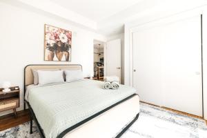 Lux Hotel Style 2 bedroom K Town with parking and GYM