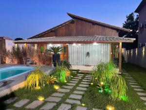 Casa de Madeira em Guarapari, Meaipe com piscina privativa e Área Gourmet