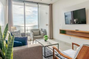 Luxe Oceanfront Condo in Golden Zone