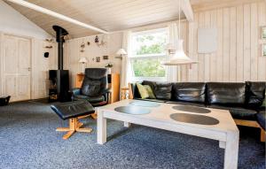 Pet Friendly Home In Tarm With Wifi