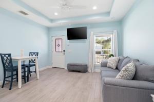 New! Charming Lilac Cottage 111