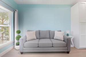 New! Charming Lilac Cottage 111