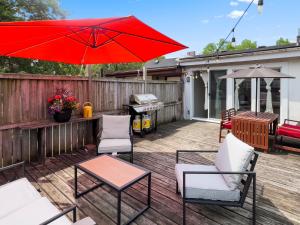 Victorian Charm with Private Rooftop Deck