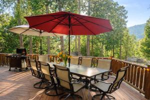 Peaceful Log Cabin with Fireplace and Allergen Friendly