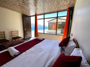 zoz camp pangong lake