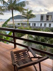 Casa de frente pro mar com piscina - churrasqueira