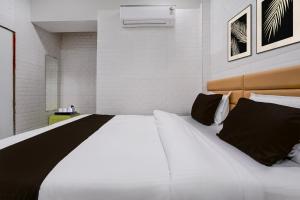 Super Hotel O MG Road Crossway Formerly Ravi Palace