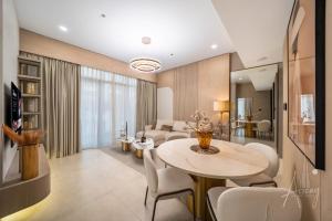 1BR Sunlit Luxe Retreat Cozy & Classy JVC