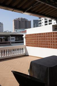 BKK CBD Whole-Floor Apt 3BR 2BA 7-Min to MRT