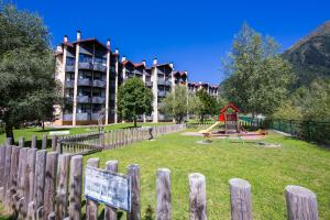 Grand Roc C506 from Slopes 280m & Parking - Happy Rentals