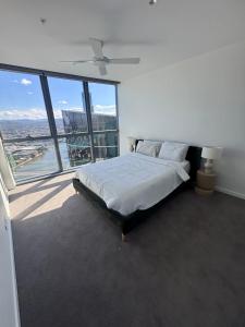 Dreamy Queens Wharf luxury pad w car park
