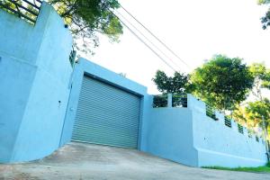Sam D Villa