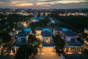 V218 Brand New 3BR Pool Close to Beach & Boat Ave