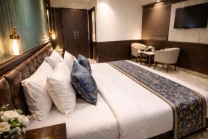 NH Skye Suites Hotel - Near Terminal 3,1 Delhi IGI Airport With - Free Airport Pickup