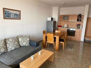 Stylish, 1-Bedroom at Watermill Complex