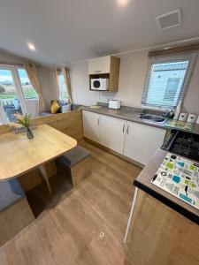 Golden Palm, Meadow Lakes 8, Chapel St Leonards