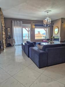 Alexandros Villa
