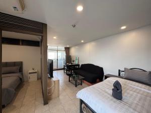 High Floor 2BR 1Bath Near BTS Night Market 5PAX