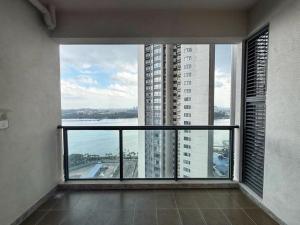 R&F Princess Cove 2BR Seaview Strategy Location