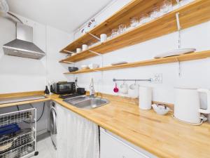 Studio on Matejki Street by Plac Trzech Krzyży