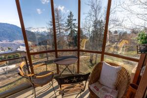 Grand balcon panoramique ,Vue Alpes ,Famille
