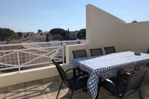 Large bright duplex in Les Minimes