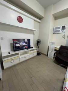 Staycation in manhattan plaza tower 1 beside alimall cubao 4 pax