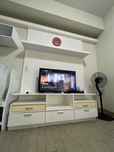 Staycation in manhattan plaza tower 1 beside alimall cubao 4 pax