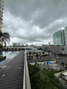 Staycation in manhattan plaza tower 1 beside alimall cubao 4 pax